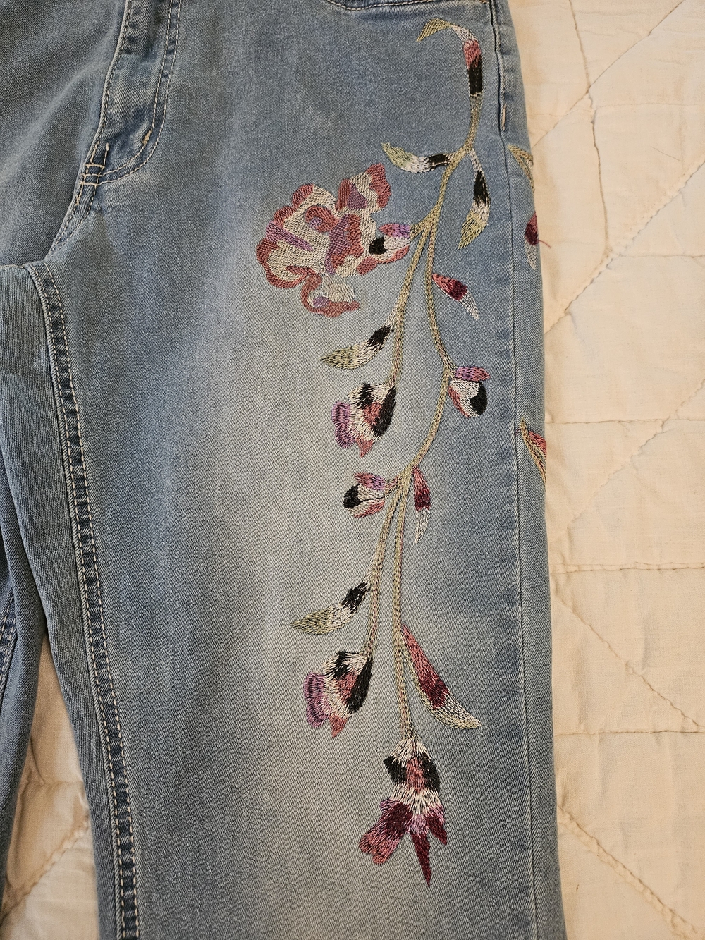 VENUS Mid Rise Floral Embroidered Jeans- Size 10 - Picture 9 of 12